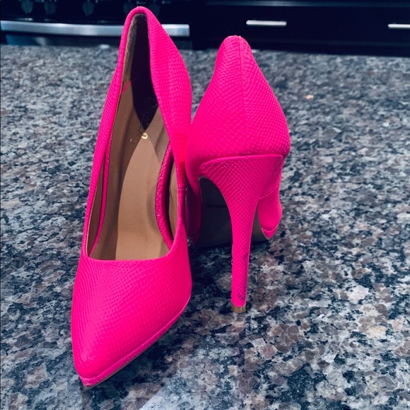 Hot pink high heel - Picture 1 of 4